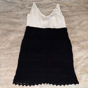 LOFT Cream Sleeveless V-Neck Shell